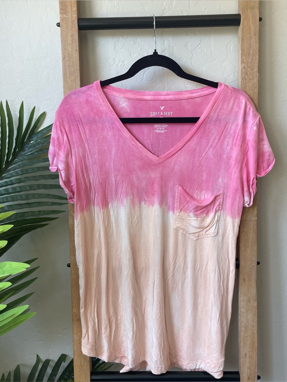 American Eagle Pink Ombre Soft & Sexy V-Neck Pocket Tee
